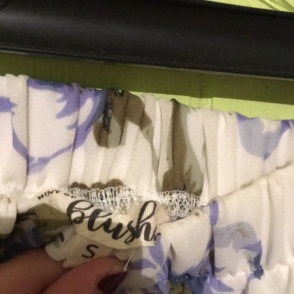 white off the shoulder floral dress - Picture 4 of 5